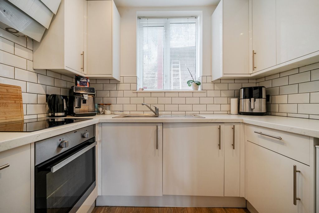 Property photo 3 of 20 1496360-9-6A67245...