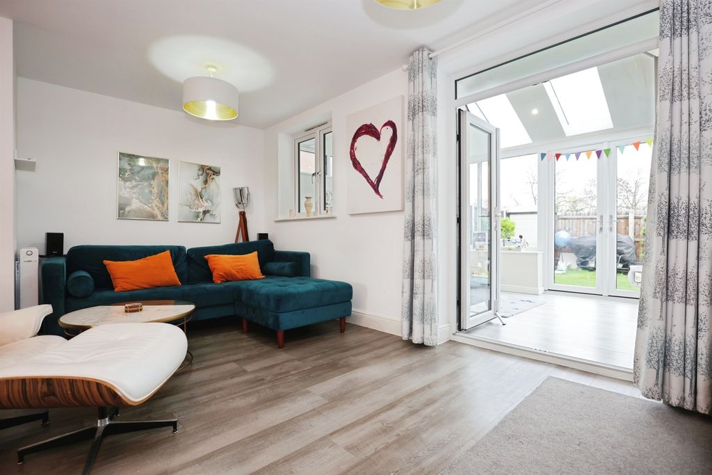 Property photo 2 of 12