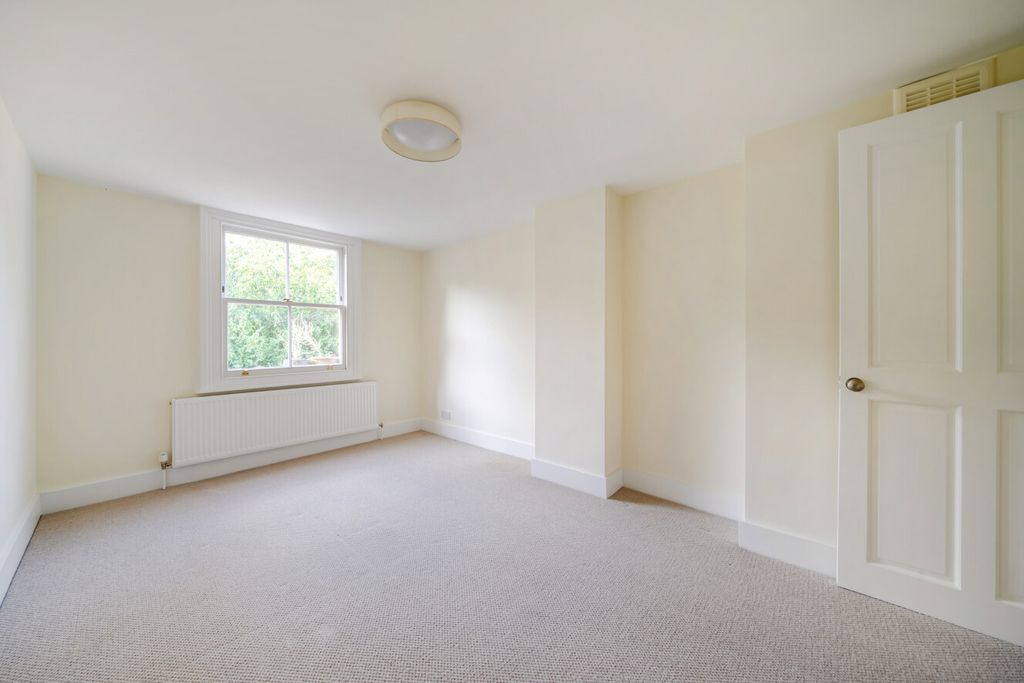 Property photo 3 of 8 1530957-9-6Ac7B16...