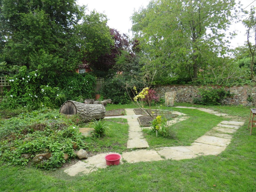 Property photo 3 of 11 View