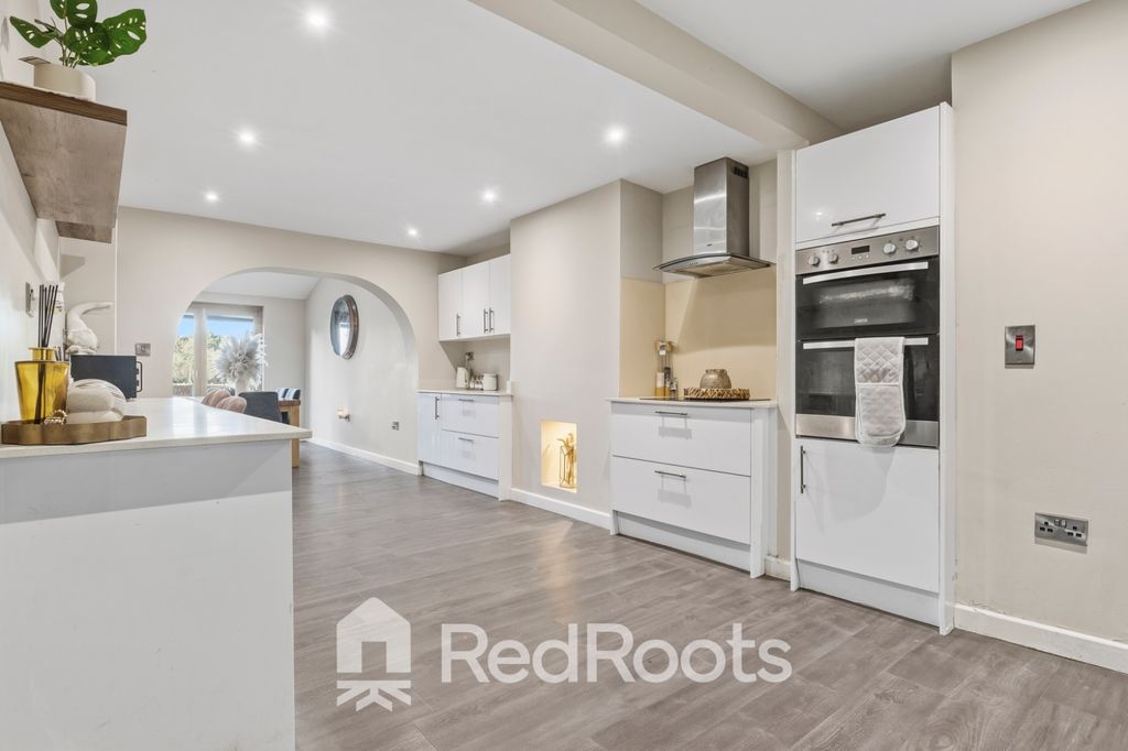 Property photo 3 of 35 4685364