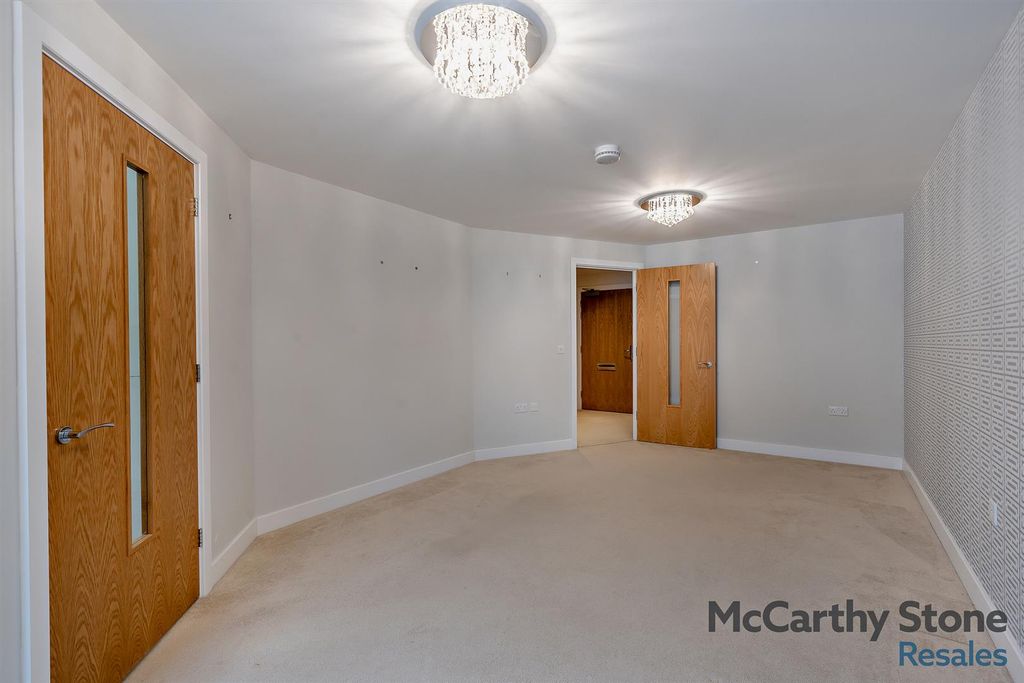Property photo 3 of 36 8636511-Interior06-800.Jpg