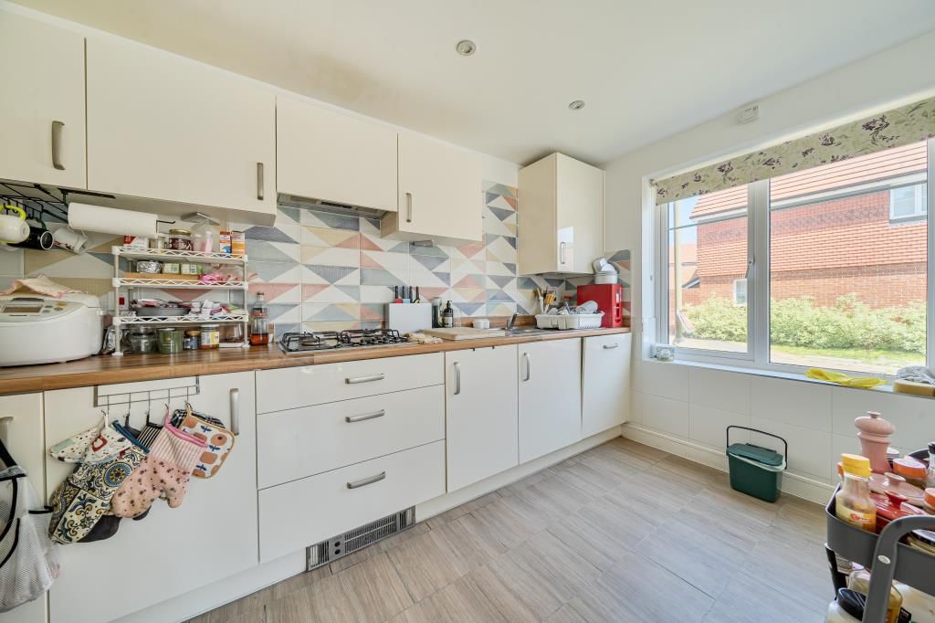 Property photo 3 of 18 Kitchen