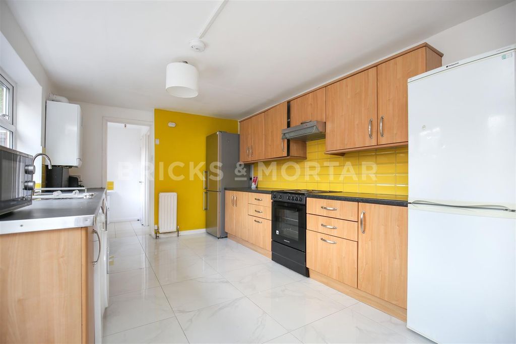 Property photo 2 of 13 Ratomhglhkqfcd8Ghhbadw.Jpg