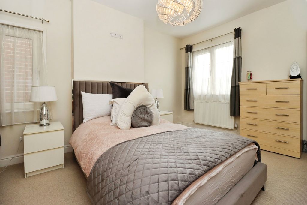 Additional image 14 of 4 bed semi-detached house for saleKingsley Avenue, Kettering NN16