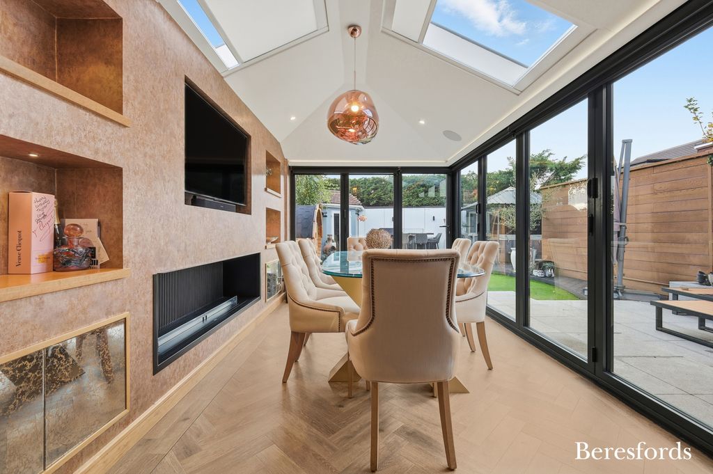 Property photo 2 of 28 Picture No. 28