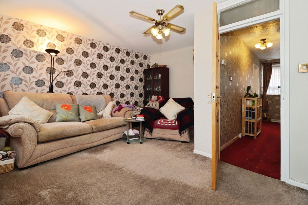 Property photo 3 of 20 Pbox-Img.Jpg