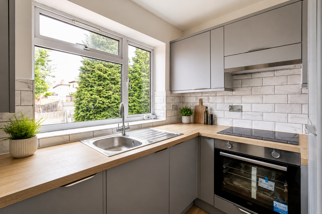 Property photo 3 of 8 Kitchen New