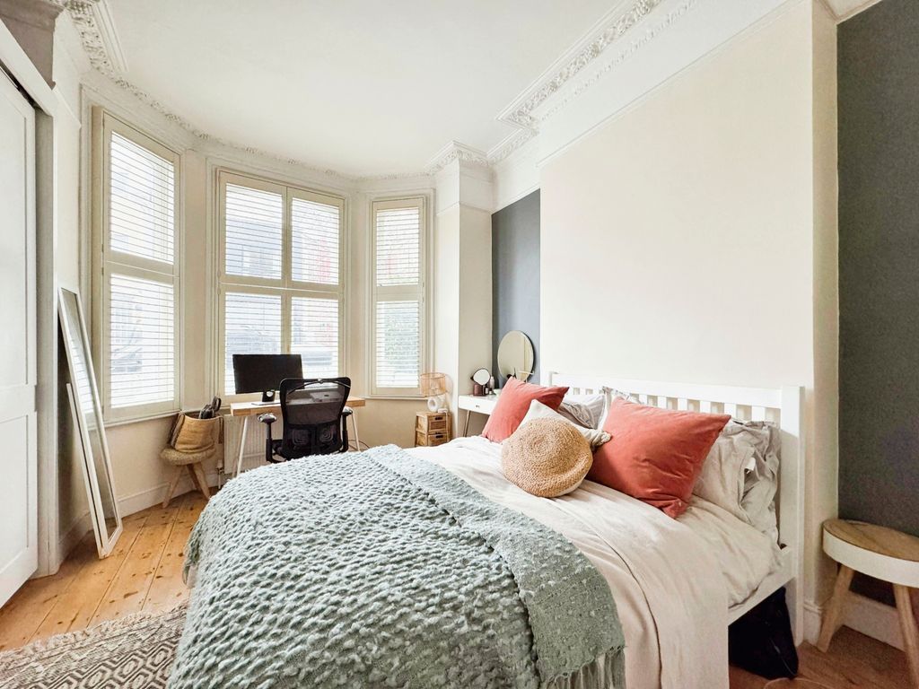 Property photo 3 of 9 Bedroom Two