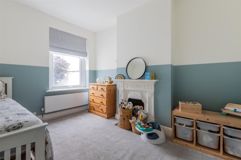 Property photo 3 of 24 69-5.Jpg