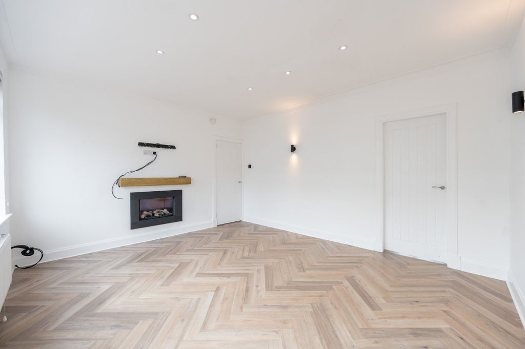 Property photo 3 of 17 Picture No. 02