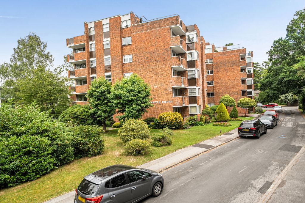 Property photo 1 of 17