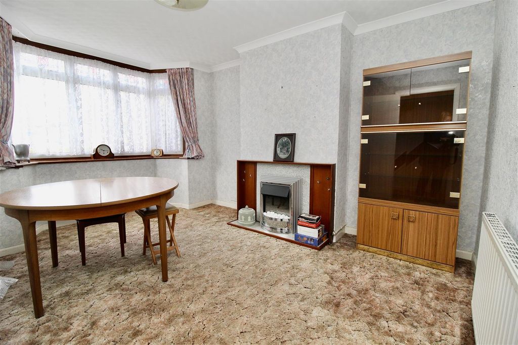 Property photo 2 of 19 8 Corin R1B.Jpg