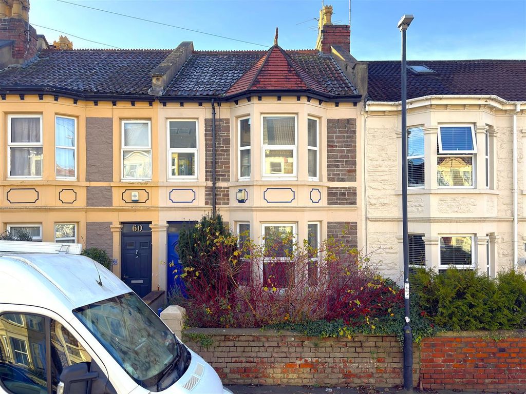 Property photo 1 of 17 1 - Three Bed Mid-Terraced House.Jpg