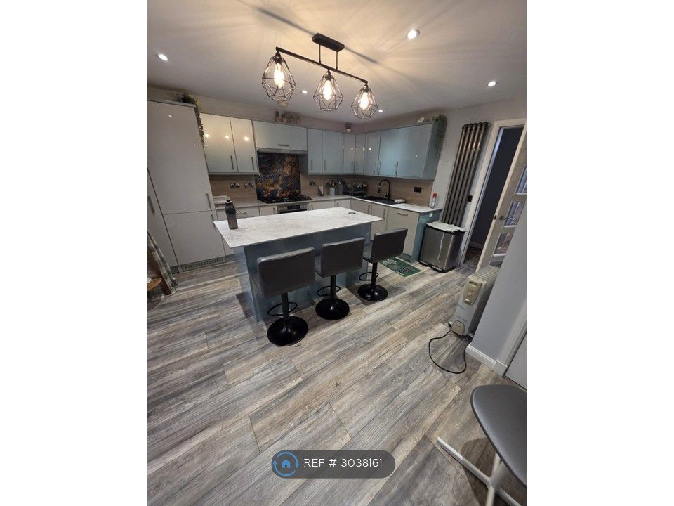 Property photo 1 of 35