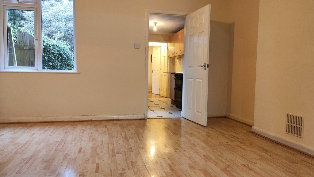 Property photo 3 of 10 108 Lettings