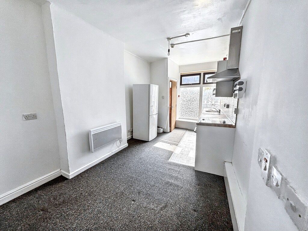 Property photo 3 of 6 Bright Kitchenette With Fitted Units, Integrated c...