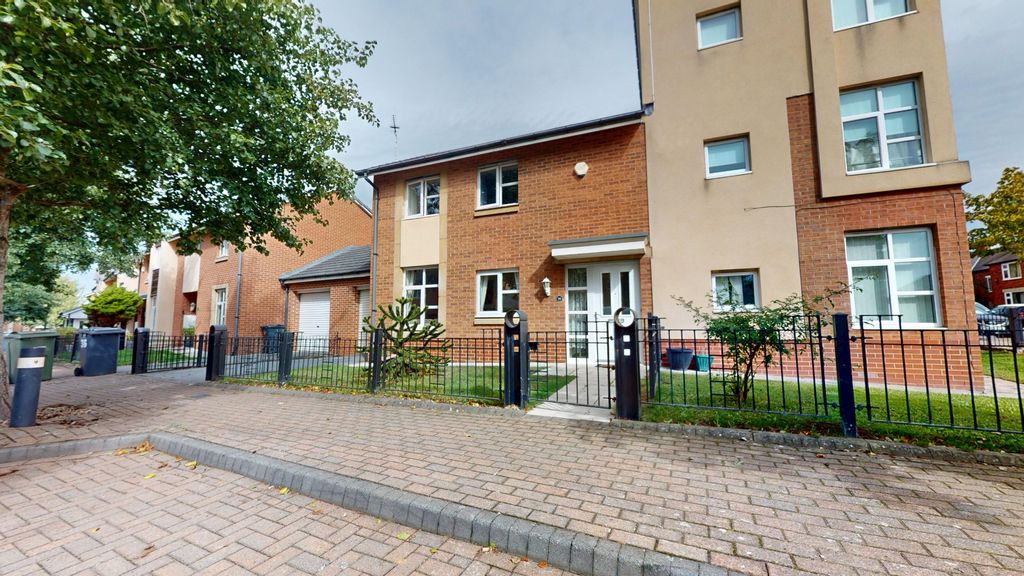 Property photo 1 of 22 5520603