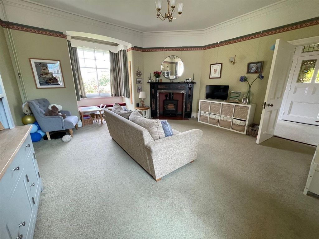 Property photo 3 of 22