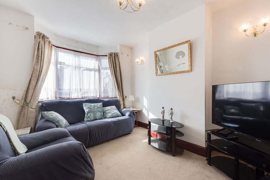 Property photo 2 of 11