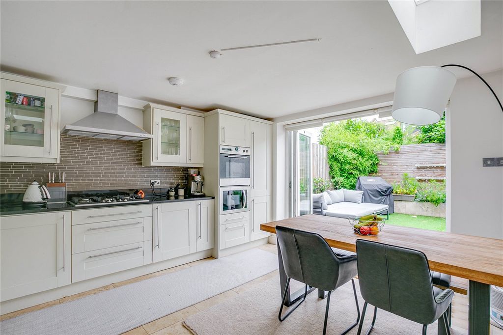 Property photo 3 of 9