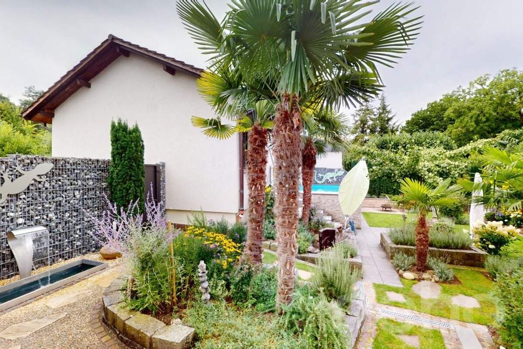 Property photo 3 of 12