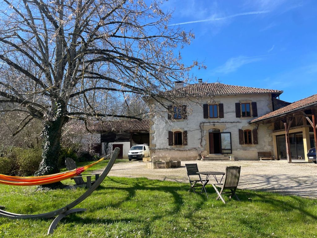 Property photo 1 of 50