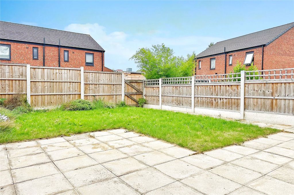 Property photo 2 of 18 Rear Garden