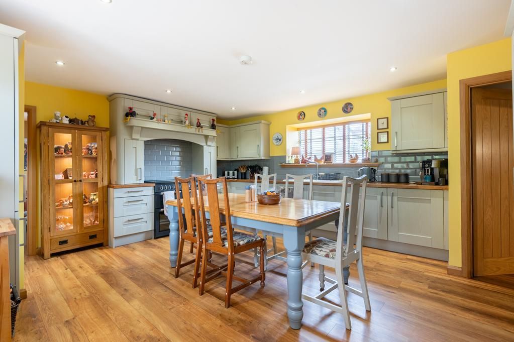 Property photo 3 of 37 Cup1479Seg Dining Kitchen.Jpg