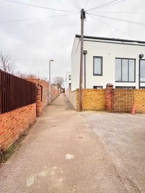 Property photo 3 of 9 7Eaglehill5.Jpg