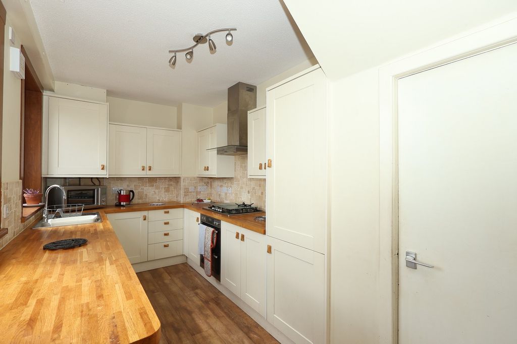 Property photo 3 of 15 Kitchen