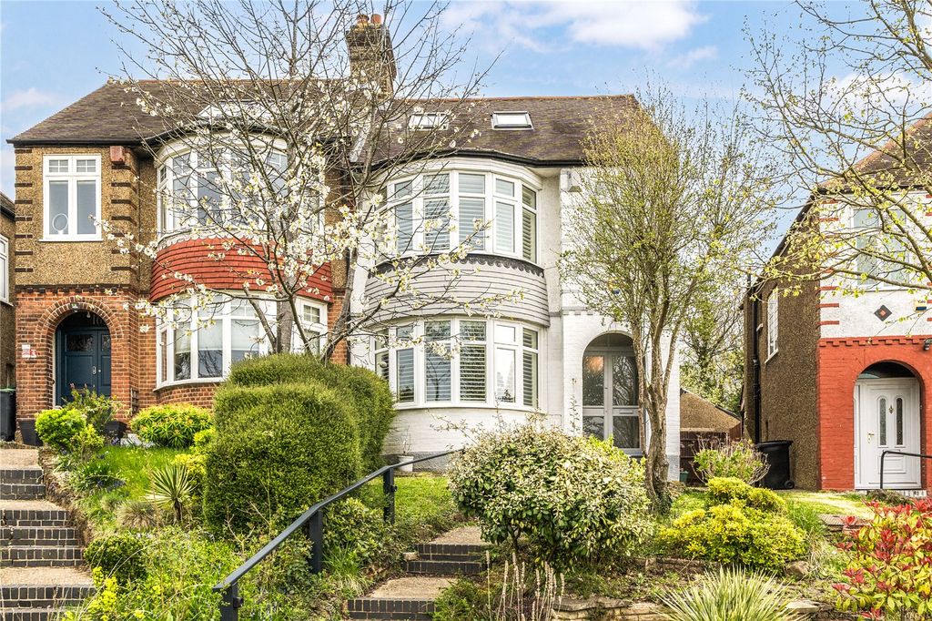 Property photo 2 of 26 Picture No. 31