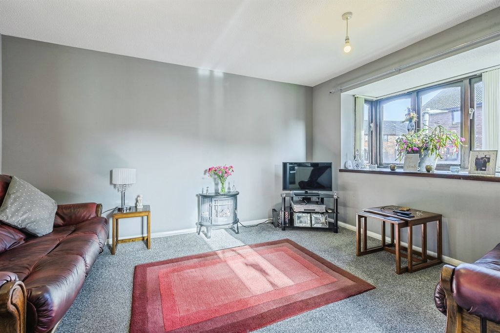 Property photo 2 of 11