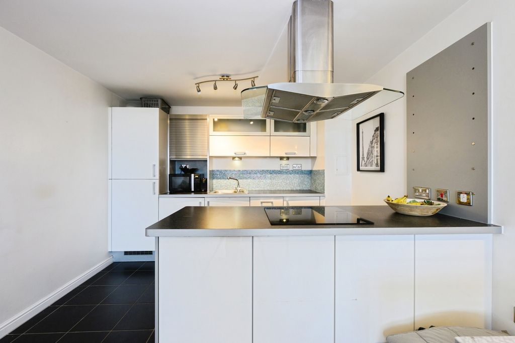 Property photo 3 of 16 Pbox-Img.Jpg