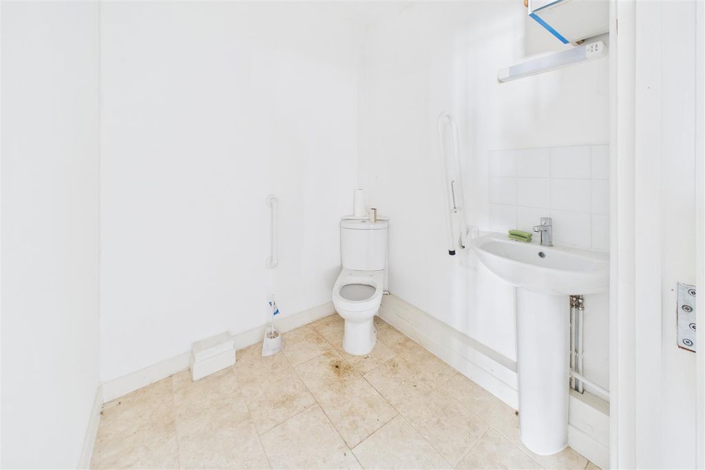 Additional image 19 of 4 bed flat for saleHighridge Road, Bishopsworth, Bristol BS13