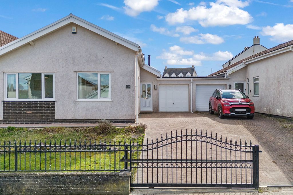 Property photo 2 of 32
