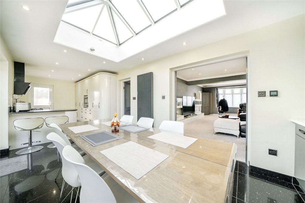 Property photo 3 of 14 Open Plan Living