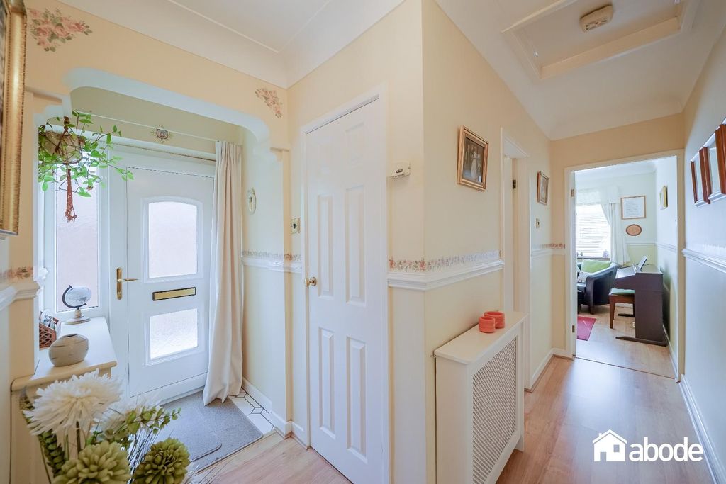 Property photo 2 of 26 8 Sefton Drive-22.Jpg