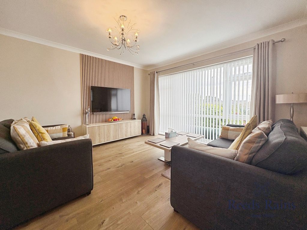 Property photo 3 of 16 Pbox-Img.Jpg