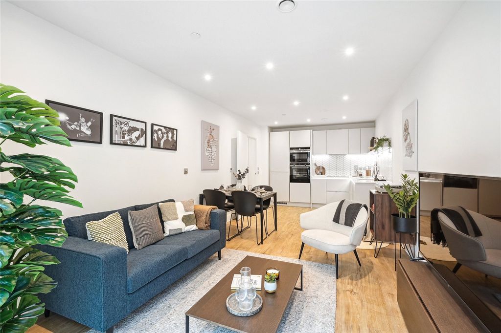 Property photo 1 of 23 Picture No. 04