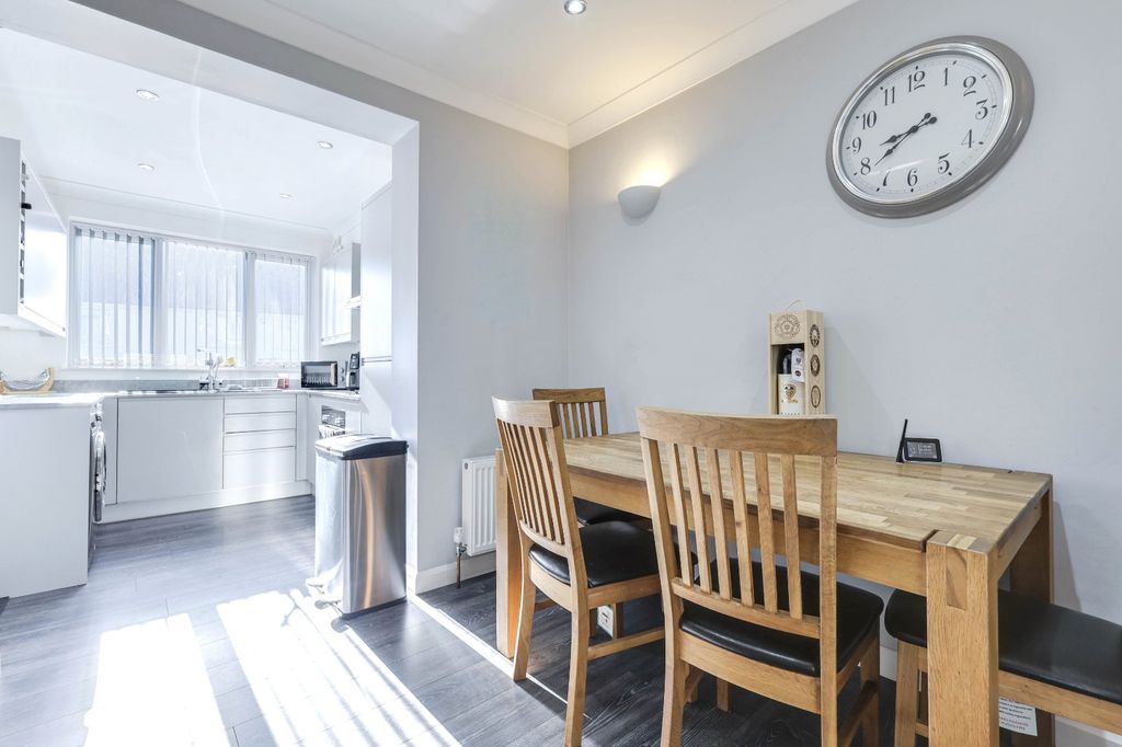 Property photo 2 of 16 Picture No. 03