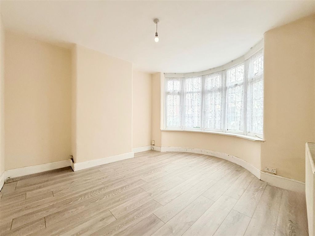 Property photo 3 of 18 Sal 19.Jpg