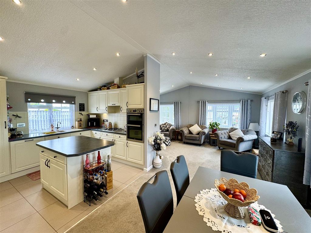 Property photo 2 of 23 Open Plan Kitchen/Living/Dining Room