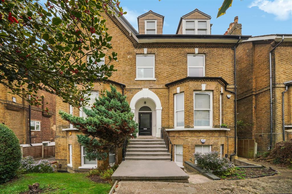 Property photo 2 of 10 Flat 8, 10 Thicket Road - 3Xyn7Brxzimvwcwdyxsk.Jpg