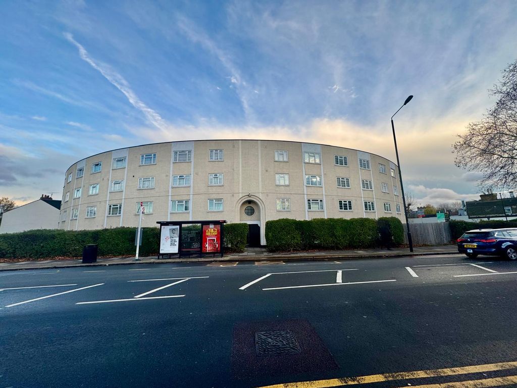 Property photo 1 of 2