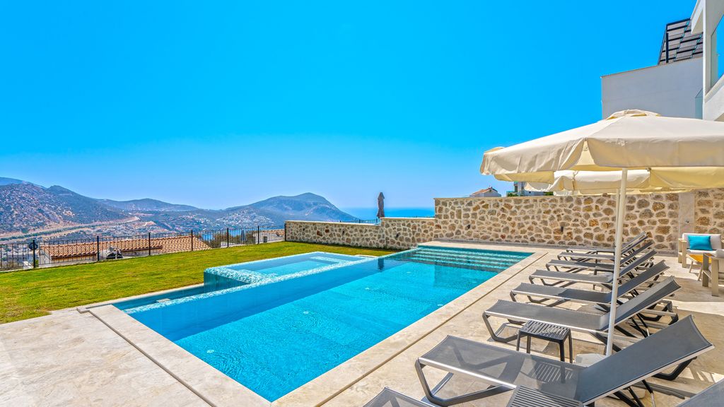 Property photo 1 of 21 Exceptional Kalkan Triplex Villa For Sale - Infinity Pool