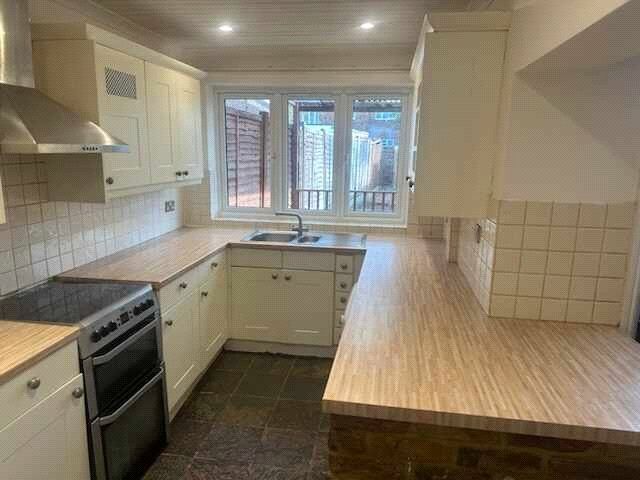 Property photo 3 of 9 Kitchen