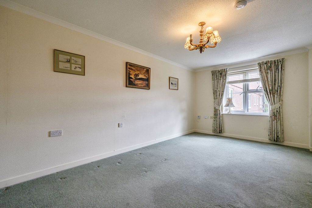 Additional image 6 of 2 bed flat for saleGanderton Court, Pershore WR10