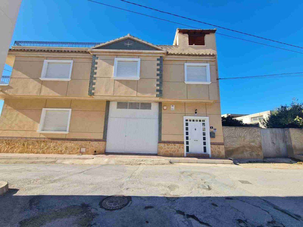 Property photo 1 of 16