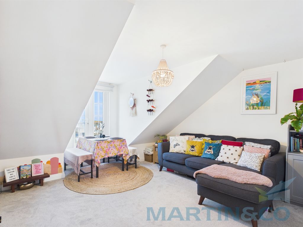 Property photo 1 of 14 Living Room Pic 1